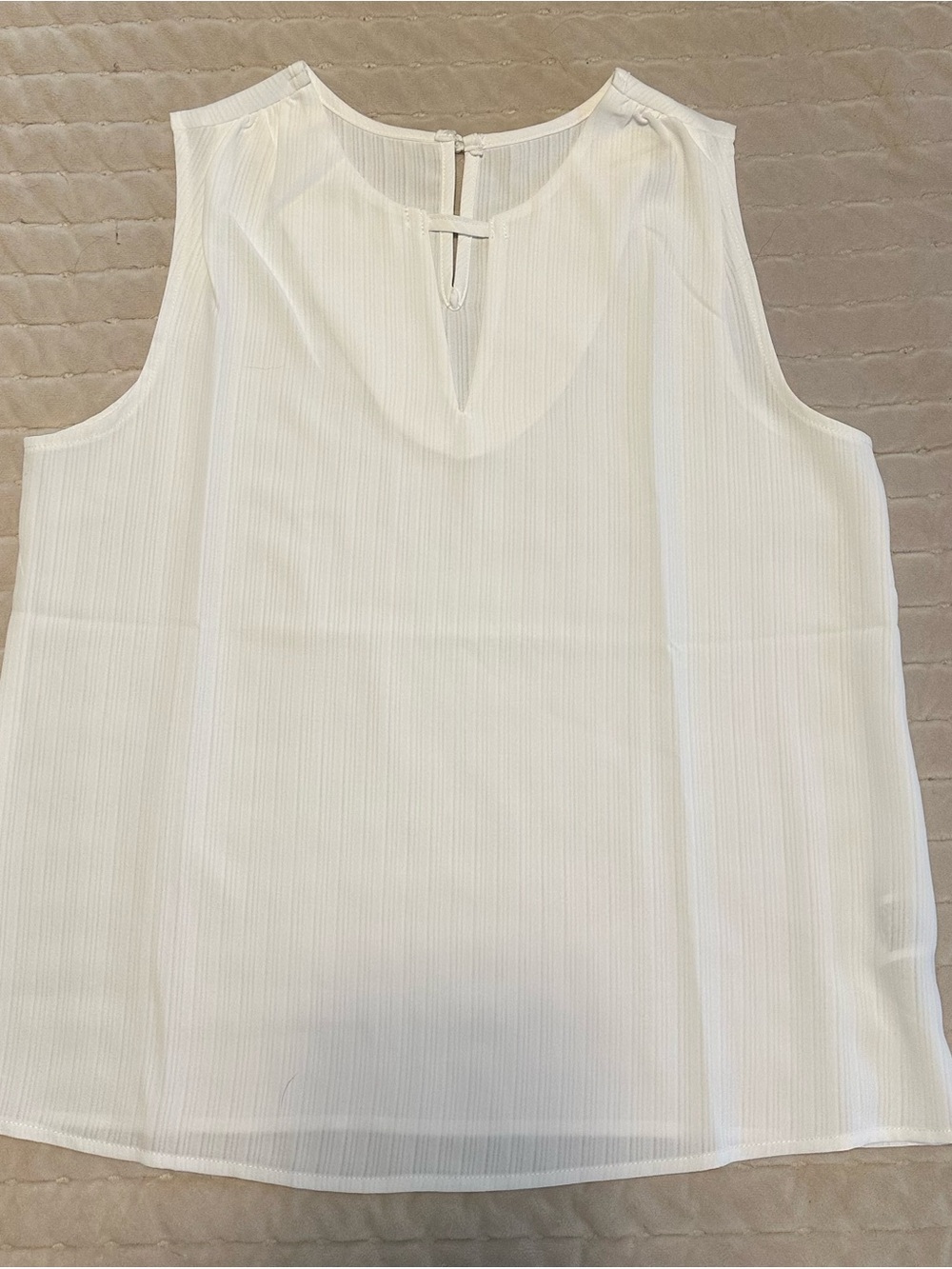 Women's White Sleeveless Keyhole Camisole